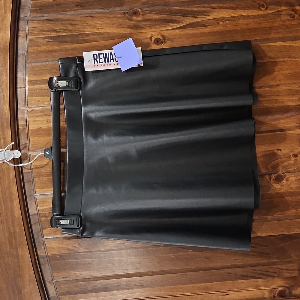 🆕️ Rewash Faux Leather Skirt